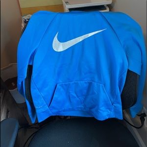 Nike youth Medium Hoody